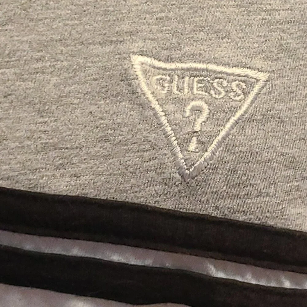 GUESS MENS SHORT RAGLAN SLEEVE COMFY CREW NECK PULLOVER WITH LOGO SIZE XL - Picture 4 of 7